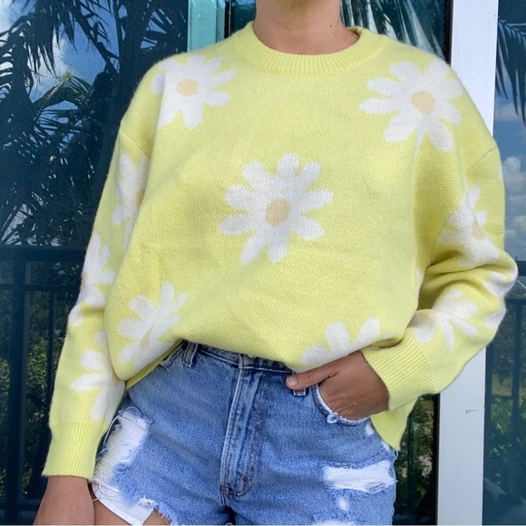 Hyfve Yellow Daisy Sweater M - Picture 1 of 6